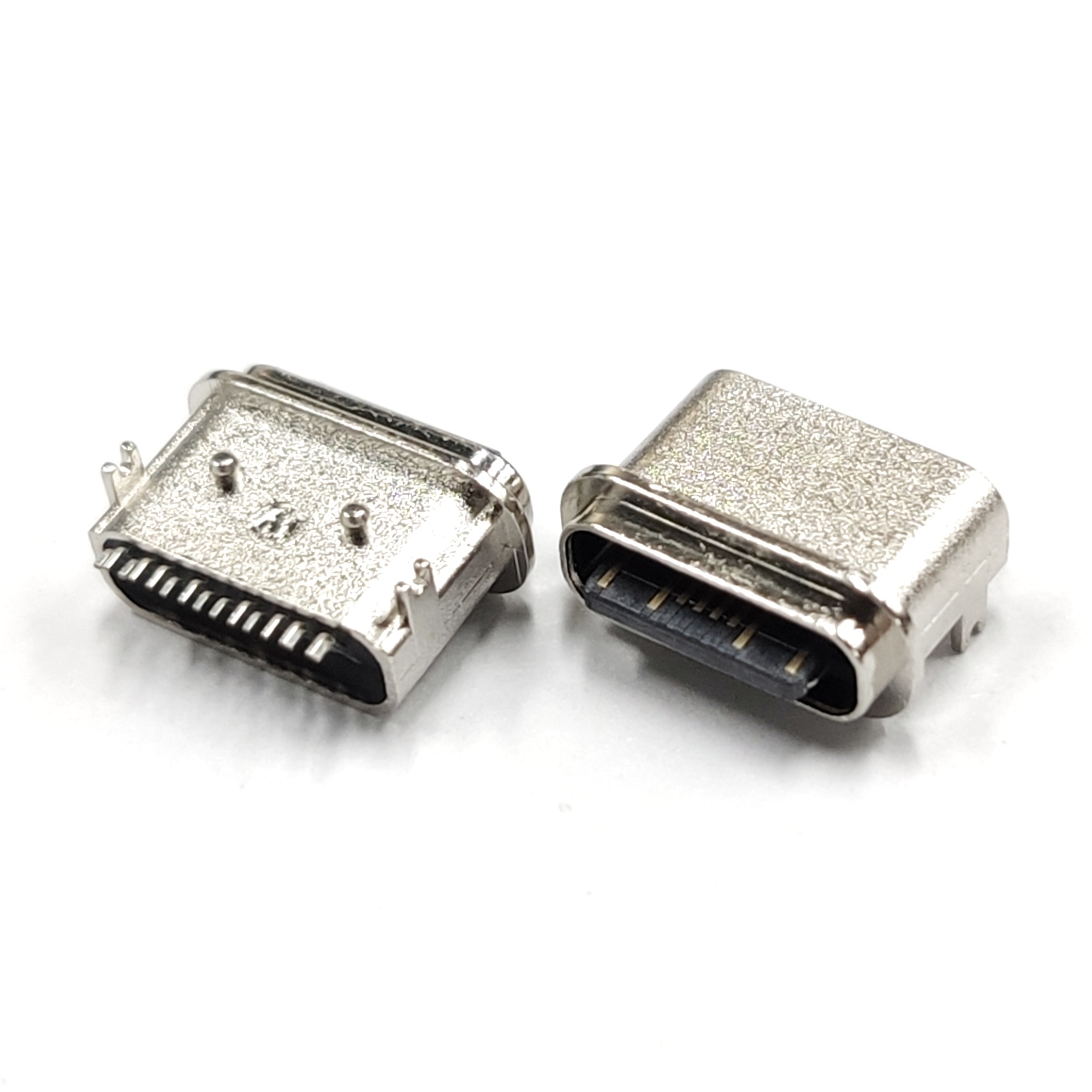 TYPE-C 16P防水母座SMT 板上后两脚带柱粉末冶金成品