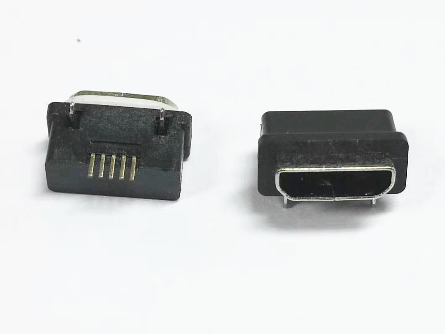 MICRO USB 5P防水母座 板上前两脚插板 SMT针 防水IP67