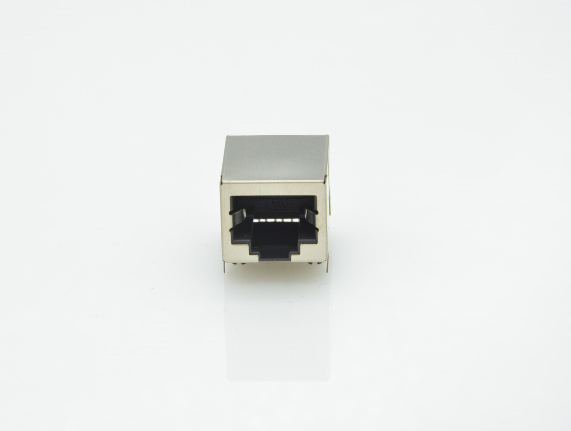 RJ45屏蔽无弹片 长18.6mm